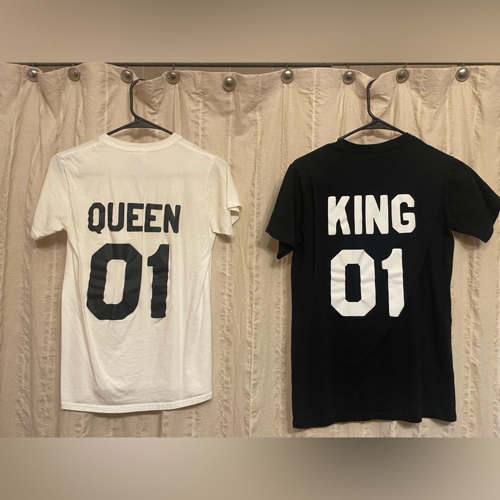 Matching King & Queen couples t-shirts set - black and white - unisex size small